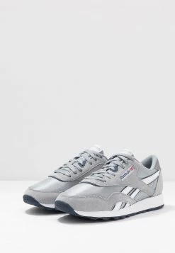 Reebok Classic CL NYLON UNISEX Baskets Basses Panton 9 Reebok Classic CL NYLON UNISEX Baskets Basses Panton -Reebok Classic Soldes Magasin 029a639bb59e4a42b6e9daf89e855700