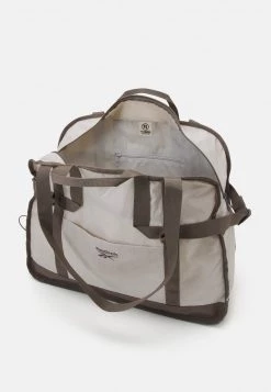 Reebok Classic CLASSIC TAILORED PACKABLE GRIP SEASONAL UNISEX Sac De Sport Sand Stone 7 Reebok Classic CLASSIC TAILORED PACKABLE GRIP SEASONAL UNISEX Sac De Sport Sand Stone -Reebok Classic Soldes Magasin 0323bb7c8e5d4d1c89d938f93c510b7f