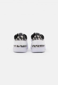 Reebok Classic Femme AD COURT Baskets Basses Footwear White/core Black -Reebok Classic Soldes Magasin 089dc43e2c4d425d8e72860912d9bf18