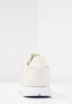 Reebok Classic CL LTHR X FACE Baskets Basses Classic White/white/black Femme -Reebok Classic Soldes Magasin 0b81fcc00ef44a4cb158e8d501e2358f
