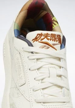 Reebok Classic Unisex CLUB C 85 KUNG FU PANDA Baskets Basses White 21 Reebok Classic Unisex CLUB C 85 KUNG FU PANDA Baskets Basses White -Reebok Classic Soldes Magasin 0e52364d385b45c18714d04f268c8cf6