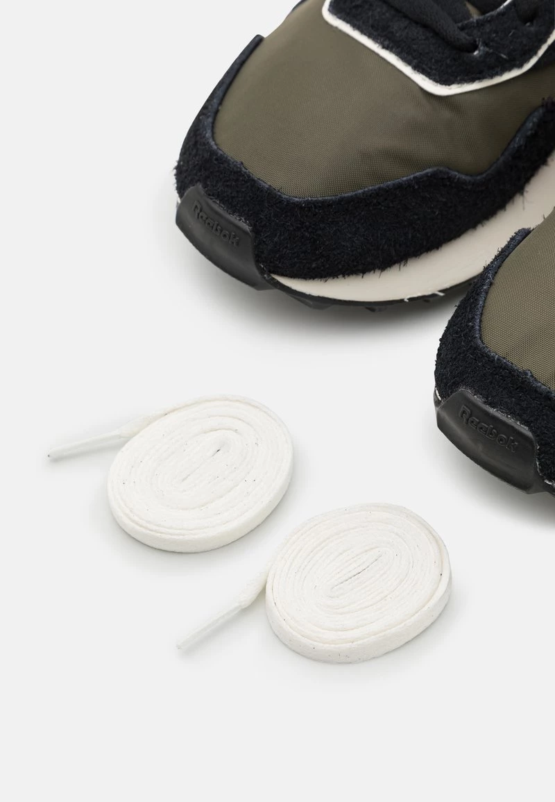 Reebok Classic CL LEGACY AZ UNISEX Baskets Basses Army Green/rhodonite/core Black 6 Reebok Classic CL LEGACY AZ UNISEX Baskets Basses Army Green/rhodonite/core Black – Image 6