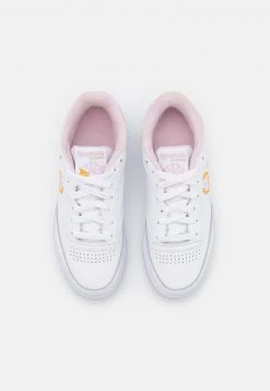 Reebok Classic CLUB C 85 Baskets Basses Footwear White/frost Berry Femme -Reebok Classic Soldes Magasin 17d505cd96364c079d38fd02d17aa76d