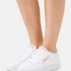 Reebok Classic Femme CLUB C 85 Baskets Basses White/ceramic Pink/orange Flare