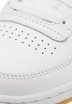 Reebok Classic CLUB C TENNIS Baskets Basses White Unisex 17 Reebok Classic CLUB C TENNIS Baskets Basses White Unisex -Reebok Classic Soldes Magasin 1f6c9cfd90d8436d8eae87de536c0b58