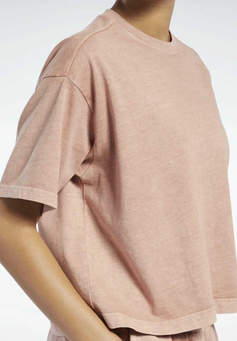 Reebok Classic T Shirt Basique Red Femme 4 Reebok Classic T Shirt Basique Red Femme – Image 4