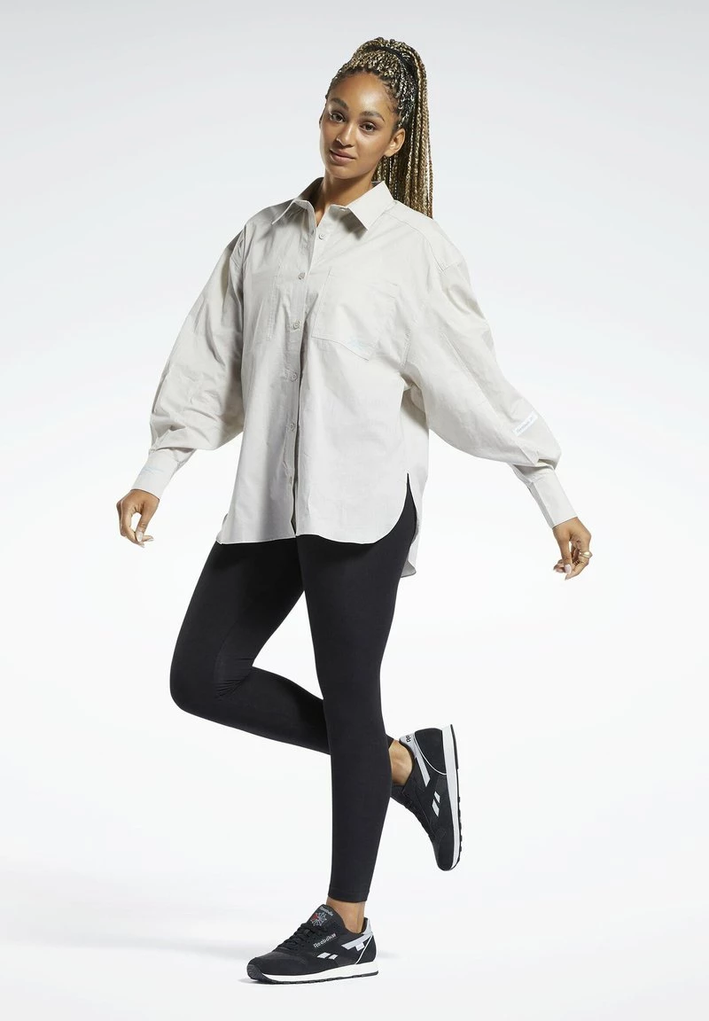 Reebok Classic Femme LONG SLEEVE Chemisier Grey 2 Reebok Classic Femme LONG SLEEVE Chemisier Grey – Image 2