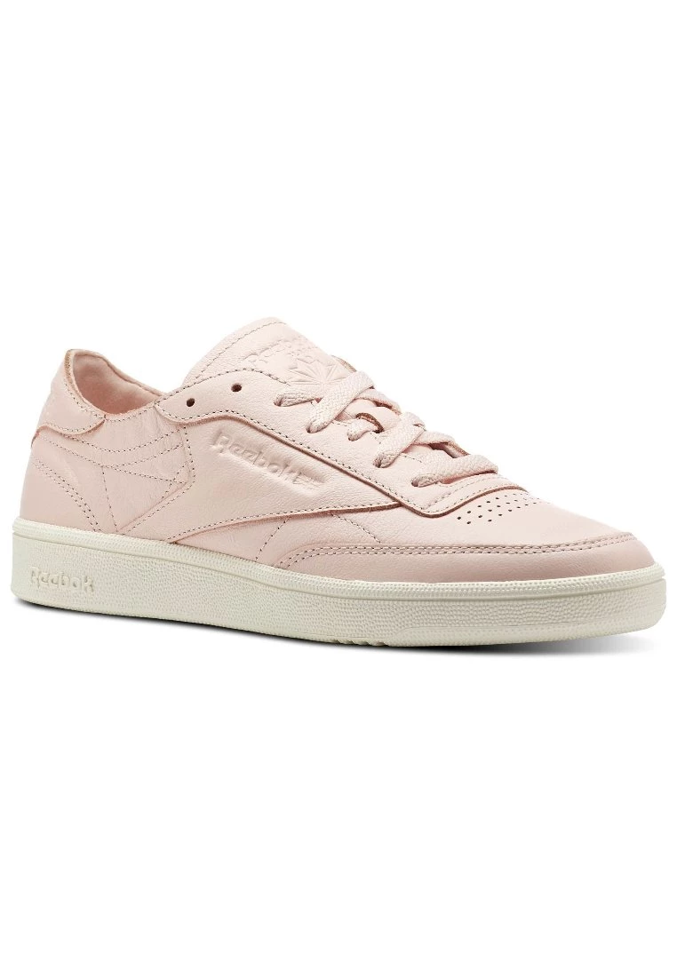 Reebok Classic CLUB C 85 Baskets Basses Pink Femme 3 Reebok Classic CLUB C 85 Baskets Basses Pink Femme – Image 3