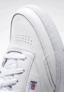 Reebok Classic Unisex CLUB C MID II Baskets Basses White -Reebok Classic Soldes Magasin 4ff0b452076446ea915f411a143dbc3a