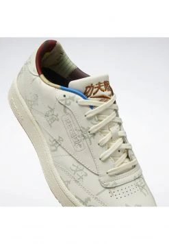 Reebok Classic Unisex KUNG FU PANDA CLUB C 85 SHOES Baskets Basses White 18 Reebok Classic Unisex KUNG FU PANDA CLUB C 85 SHOES Baskets Basses White -Reebok Classic Soldes Magasin 51c2d8264bb2439d9fb713e0c4b97a05