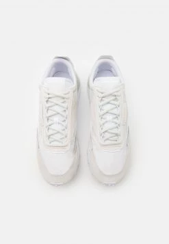 Reebok Classic CL LEGACY UNISEX Baskets Basses White/trace Grey/skull Grey 9 Reebok Classic CL LEGACY UNISEX Baskets Basses White/trace Grey/skull Grey -Reebok Classic Soldes Magasin 5634effc385944b484d9b4173b2e8bfc