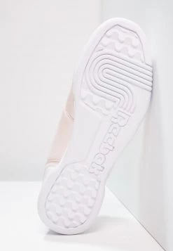 Reebok Classic Femme W/O LO PLUS IRIDESCENT Baskets Basses Pale Pink/white 10 Reebok Classic Femme W/O LO PLUS IRIDESCENT Baskets Basses Pale Pink/white -Reebok Classic Soldes Magasin 5a295650f7894ba6bc38ec5809f4896f
