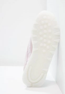 Reebok Classic Femme CL LEATHER SEA WORN Baskets Basses Purple/white -Reebok Classic Soldes Magasin 5a585f3f744c44fd932f48b114a5004f