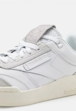 Reebok Classic CLUB C LEGACY UNISEX Baskets Basses White/chalk 17 Reebok Classic CLUB C LEGACY UNISEX Baskets Basses White/chalk -Reebok Classic Soldes Magasin 5b44a250af35436a8fedc4d9b1fc34d7