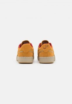 Reebok Classic JURASSIC PARK CLUB C UNISEX Baskets Basses Rich Ochre/pantone -Reebok Classic Soldes Magasin 5e3e7c24041a451baad196340a146fd7