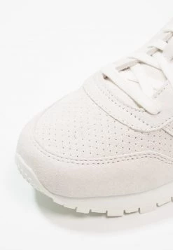 Reebok Classic Baskets Basses Chalk/sandstone Femme -Reebok Classic Soldes Magasin 6ba05d02039f4c2ba591a819d7f4c55c