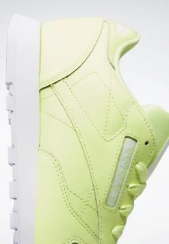 Reebok Classic CLASSIC LEATHER SHOES Baskets Basses Yellow Femme -Reebok Classic Soldes Magasin 6e44c24bd5b9450ca339bf03fc072227