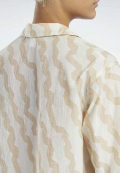 Reebok Classic Femme CLASSICS SUMMER WAVES Chemisier Beige -Reebok Classic Soldes Magasin 6f4cf900a0e9481cb6ac9e94537e4b1b