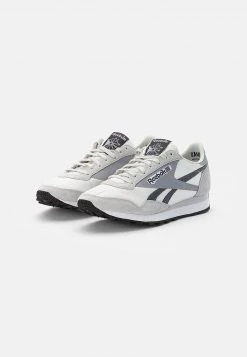 Reebok Classic AZ II UNISEX Baskets Basses Pure Grey/pure Grey/pure Grey -Reebok Classic Soldes Magasin 715fec2b74df46569c3b1414393cd3f2