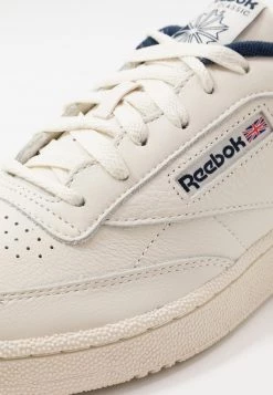 Reebok Classic Unisex CLUB C 85 Baskets Basses Chalk/paperwhite/navy -Reebok Classic Soldes Magasin 754a3a7d35424e60937b3dcfdd2a267f
