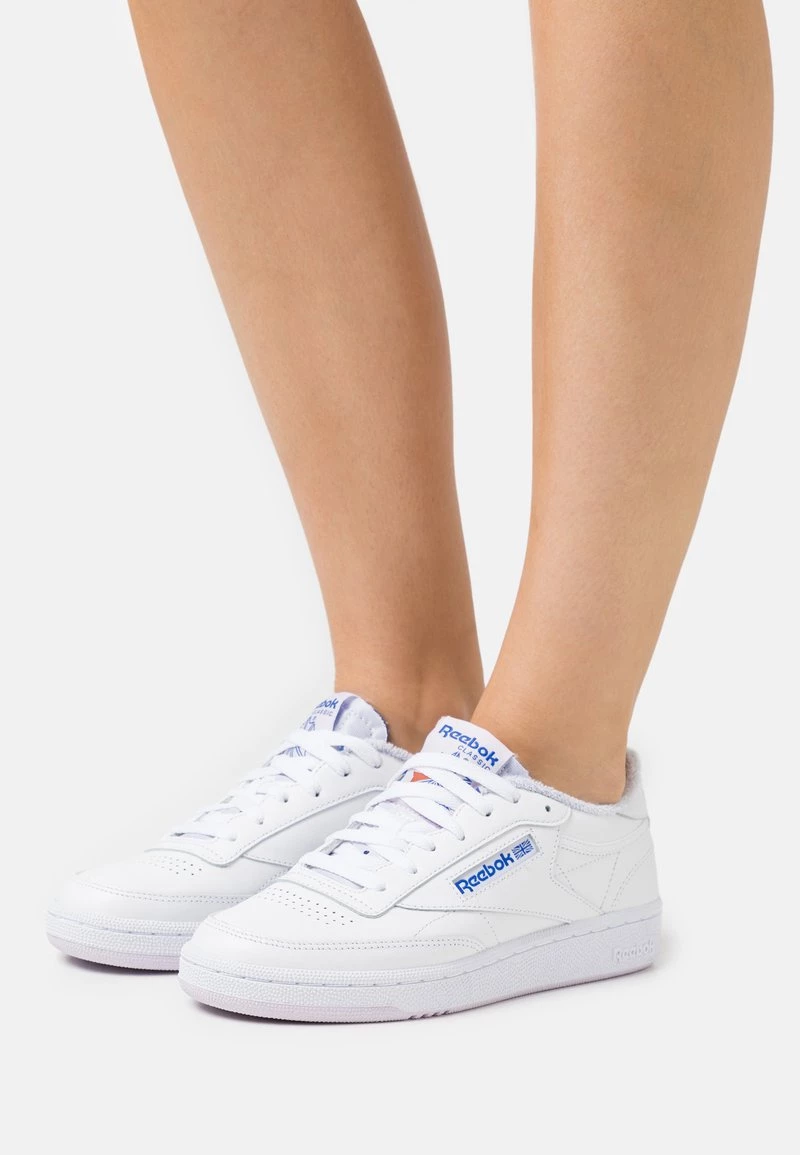 Reebok Classic Femme CLUB C 85 Baskets Basses White/luminous Lilac/court Blue 1 Reebok Classic Femme CLUB C 85 Baskets Basses White/luminous Lilac/court Blue
