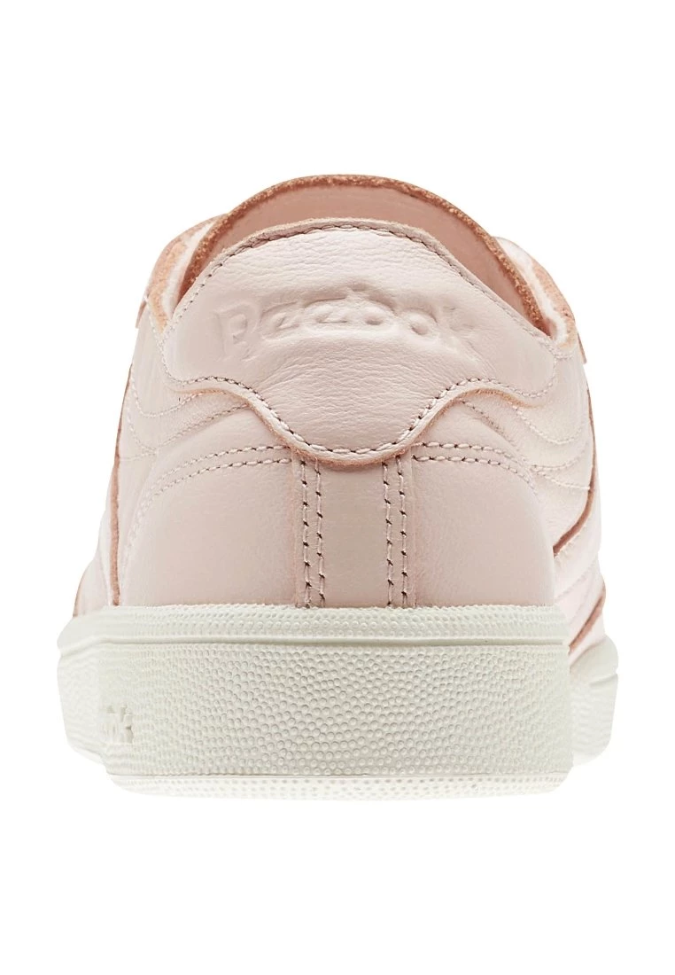 Reebok Classic CLUB C 85 Baskets Basses Pink Femme 4 Reebok Classic CLUB C 85 Baskets Basses Pink Femme – Image 4