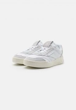 Reebok Classic CLUB C LEGACY UNISEX Baskets Basses White/chalk 13 Reebok Classic CLUB C LEGACY UNISEX Baskets Basses White/chalk -Reebok Classic Soldes Magasin 7b3a4f8eba6d4624962c76081b0a5926