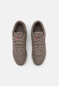 Reebok Classic CL LTHR GROW UNISEX Baskets Basses Trek Grey/chalk 9 Reebok Classic CL LTHR GROW UNISEX Baskets Basses Trek Grey/chalk -Reebok Classic Soldes Magasin 7ea37140c29e4e62b5885aaef853c7dc