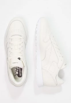 Reebok Classic CL LTHR X FACE Baskets Basses Classic White/white/black Femme -Reebok Classic Soldes Magasin 7f5a230696304d6d8d98dd1ac8c17f6b