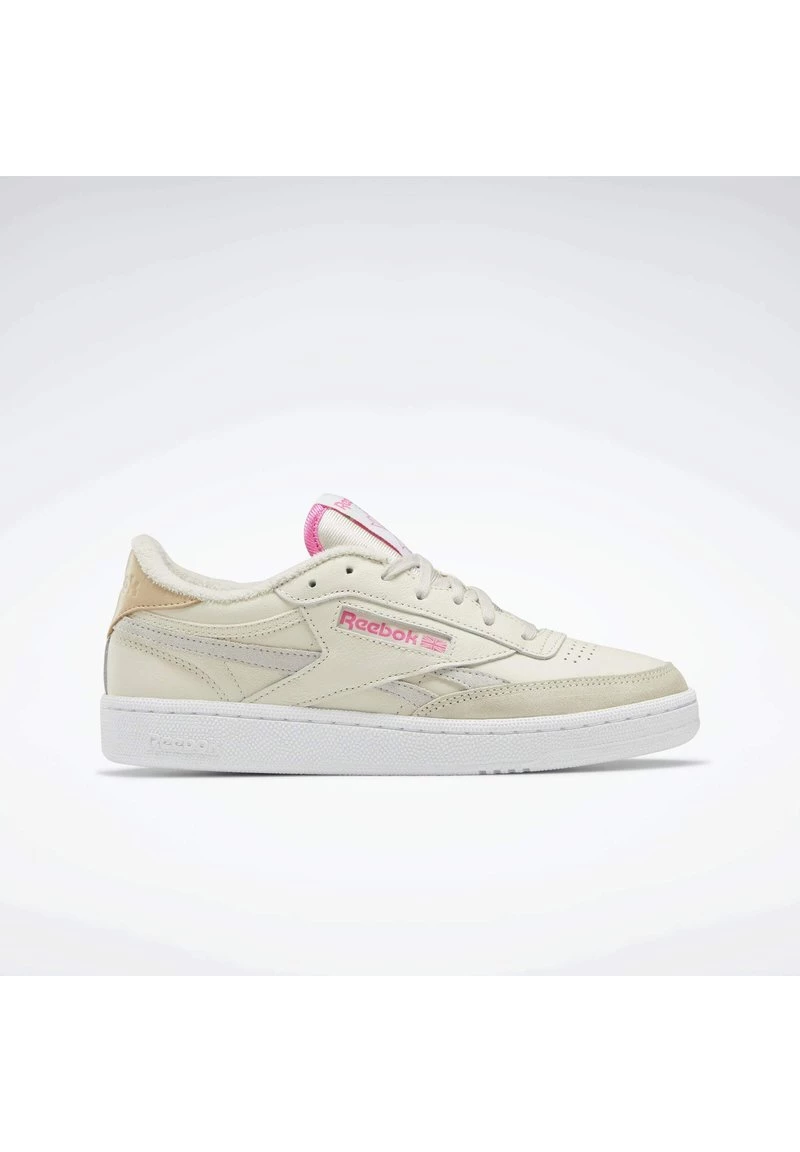 Reebok Classic CLUB C REVENGE Baskets Basses Beige Femme 6 Reebok Classic CLUB C REVENGE Baskets Basses Beige Femme – Image 6