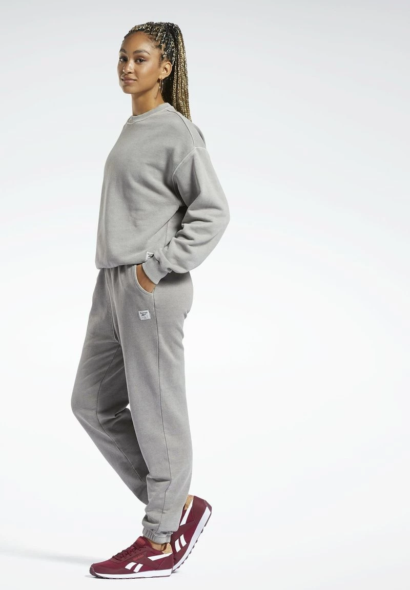 Reebok Classic Femme NATURAL Sweatshirt Grey 2 Reebok Classic Femme NATURAL Sweatshirt Grey – Image 2