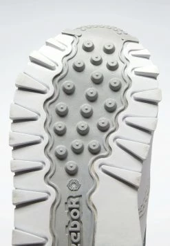 Reebok Classic Unisex Baskets Basses White -Reebok Classic Soldes Magasin 90e1a38acb3f49dabf01b62ca4eea628