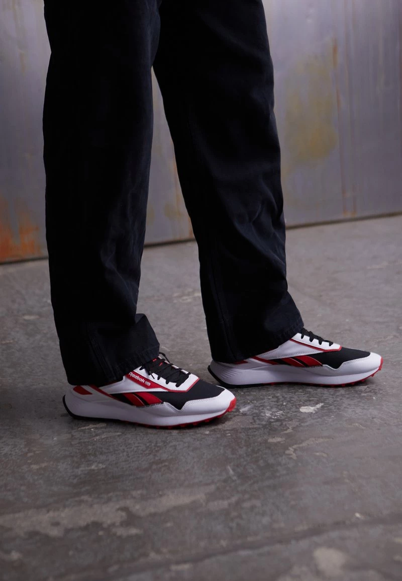 Reebok Classic Unisex Baskets Basses Core Black/ftwr White/vector Red 3 Reebok Classic Unisex Baskets Basses Core Black/ftwr White/vector Red – Image 3