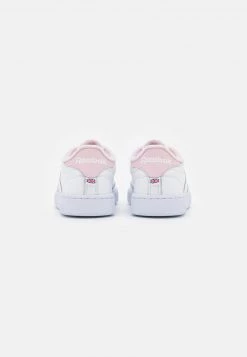 Reebok Classic CLUB C 85 Baskets Basses Footwear White/frost Berry Femme -Reebok Classic Soldes Magasin 95b50d0cb7af40ddb7cbc70712b6749f