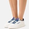 Reebok Classic Femme CLUB C 85 Baskets Basses Chalk/atomic Pink/batik Blue