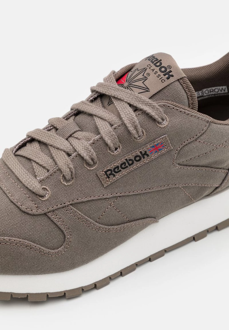 Reebok Classic CL LTHR GROW UNISEX Baskets Basses Trek Grey/chalk 6 Reebok Classic CL LTHR GROW UNISEX Baskets Basses Trek Grey/chalk – Image 6