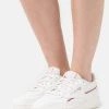 Reebok Classic CLUB C 85 VEGAN Baskets Basses Chalk/pink Glow/baked Earth Femme