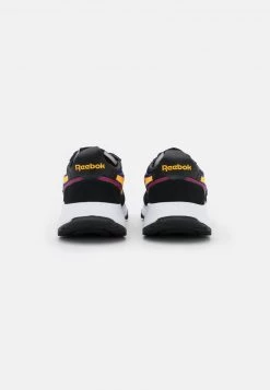 Reebok Classic CLASSIC LEGACY UNISEX Baskets Basses Core Black/bright Cobalt/punch Berry 8 Reebok Classic CLASSIC LEGACY UNISEX Baskets Basses Core Black/bright Cobalt/punch Berry -Reebok Classic Soldes Magasin 9df7ec82e28f4e5db81c1fa5a240f0ea