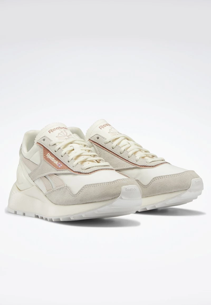 Reebok Classic Femme CL LEGACY AZ Baskets Basses Soft Ecru/canyon Coral/chalk 2 Reebok Classic Femme CL LEGACY AZ Baskets Basses Soft Ecru/canyon Coral/chalk – Image 2