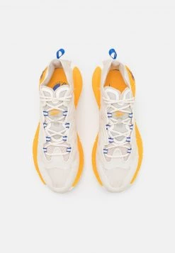 Reebok Classic ZIG KINETICA II UNISEX Baskets Basses Chalk/stucco/semi Solar Gold -Reebok Classic Soldes Magasin 9f02f687e6a145a48aca81dc6390a7c2