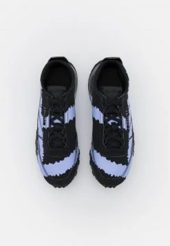 Reebok Classic Femme COLLINA STRADA X REEBOK CL LEGACY Baskets Basses Core Black/lilac Glow/footwear White -Reebok Classic Soldes Magasin a4e736be65cd4ba4a56532bf12510a9f