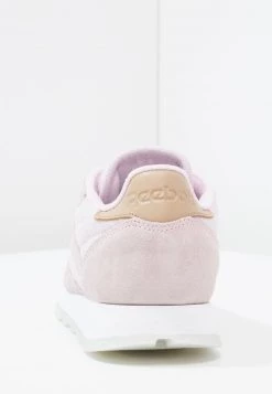 Reebok Classic Femme CL LEATHER SEA WORN Baskets Basses Purple/white -Reebok Classic Soldes Magasin a6a7c285473f4360aa8022151561cacb