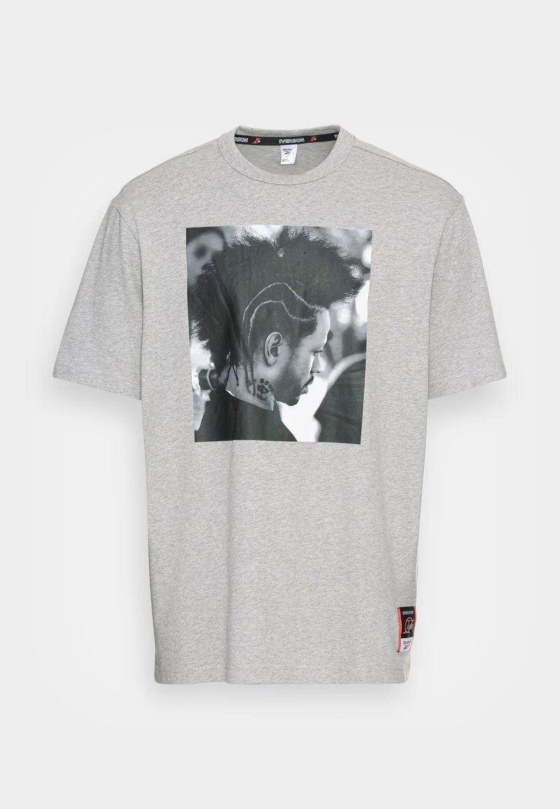 Reebok Classic Homme IVERSON BRAIDS T Shirt Imprimé Medium Grey Heather 4 Reebok Classic Homme IVERSON BRAIDS T Shirt Imprimé Medium Grey Heather – Image 4