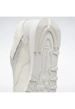 Reebok Classic CLASSIC LEATHER UNISEX Baskets Basses White -Reebok Classic Soldes Magasin a8fa67f54cab46cea1c0bd3bd5a13c8e