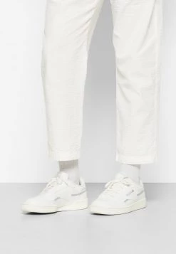 Reebok Classic CLUB C 85 VEGAN Baskets Basses Chalk/gable Grey/quartz Glow Femme 11 Reebok Classic CLUB C 85 VEGAN Baskets Basses Chalk/gable Grey/quartz Glow Femme -Reebok Classic Soldes Magasin aaeda82f3380408e865c5799047eaaae