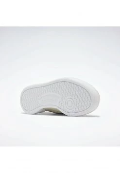 Reebok Classic CLUB C REVENGE Baskets Basses Beige Femme 10 Reebok Classic CLUB C REVENGE Baskets Basses Beige Femme -Reebok Classic Soldes Magasin ac20512965cf422c8b9b3d0524291ef4