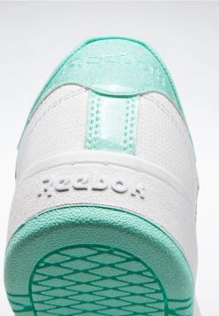 Reebok Classic Enfant CLUB C DOUBLE Baskets Basses White 14 Reebok Classic Enfant CLUB C DOUBLE Baskets Basses White -Reebok Classic Soldes Magasin ac862770ff144f059a42e3a8c2f39c1e