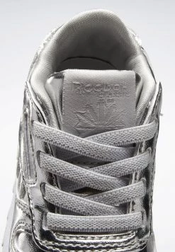 Reebok Classic Chaussures De Skate Silver Enfant -Reebok Classic Soldes Magasin b30fa9bf2c7043c1bd56b352d4b6783c