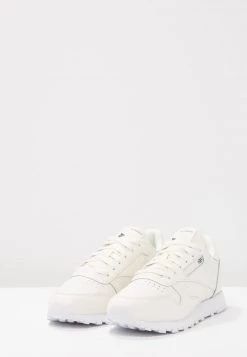 Reebok Classic CL LTHR X FACE Baskets Basses Classic White/white/black Femme -Reebok Classic Soldes Magasin b5bf9867138843569a46b25aff33e165