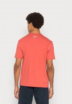 Reebok Classic Homme DESTINATION TEE T Shirt Imprimé Rhodonite -Reebok Classic Soldes Magasin b6ad60937b424db49ad6efac17a38213